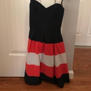 Cute strapless dress.. only worn once